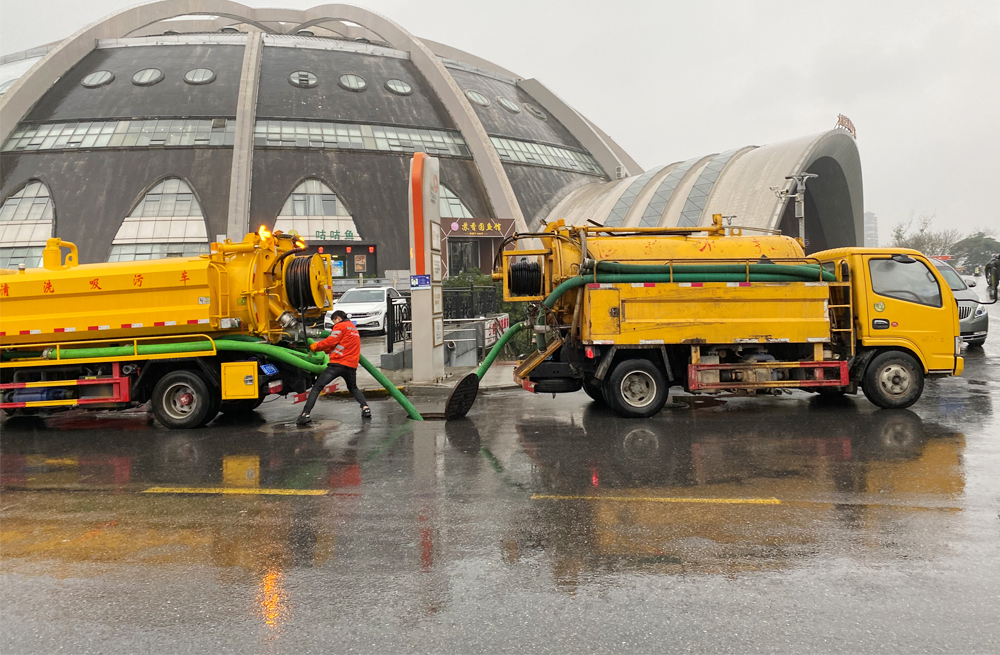 271新亭商场管道清淤